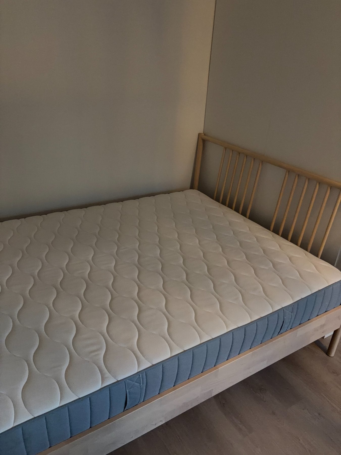NORVA – valmis puinen sänky